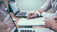 Изменение основных условий труда: что важно знать работнику и работодателю