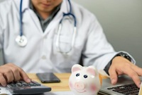 Сколько зарабатывают медработники в Беларуси